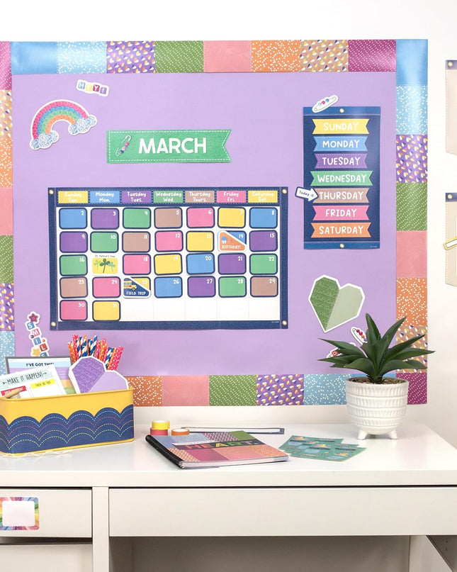 BULLETIN BOARD CRAFTY AND COOL CALENDAR