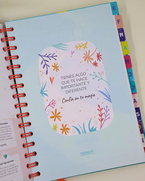 AGENDA TRENDY 2025 WOMAN