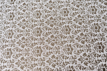 PAPEL ARTESANAL BLANCO CON DISEÑO PLATA 22X29PULG
