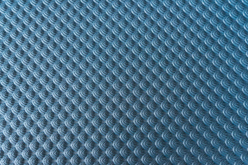 PAPEL ARTESANAL EMBOSADO CELESTE DISEÑO ESCAMAS 22X29PULG