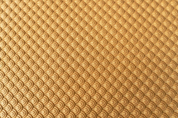 PAPEL ARTESANAL EMBOSADO DORADO DISEÑO ESCAMAS 22X29PULG