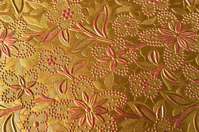 PAPEL ARTESANAL EMBOSADO ROJO DISEÑO FLORES 22X29PULG