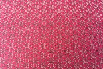 PAPEL ARTESANAL ROSADO CON DISEÑO FLORES PLATA 22X29PULG